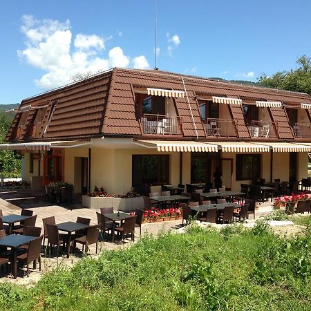 Pensiunea Valea Lupului Exterior photo
